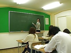 Csaj lesz neki a kis mellek megcsókolta és pina megnyalta a stud